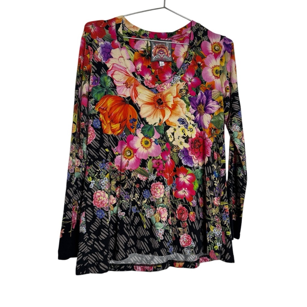 Johnny Was Rosey Rain Favorite V-neck Swing Tee - Picture 2 of 6